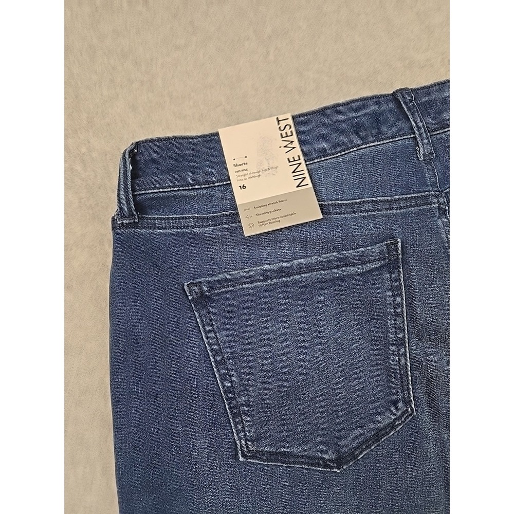 Nine West Womens Size 16 Denim Cut Off Distressed Jean Shorts Dark Blue NWT - Picture 4 of 7
